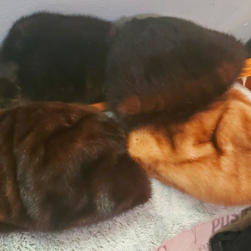 Real fur natural mink hat i have 4 of them all different very nice retail 1400